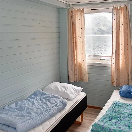 Three-bedroom Holiday In 4 דירה Selje