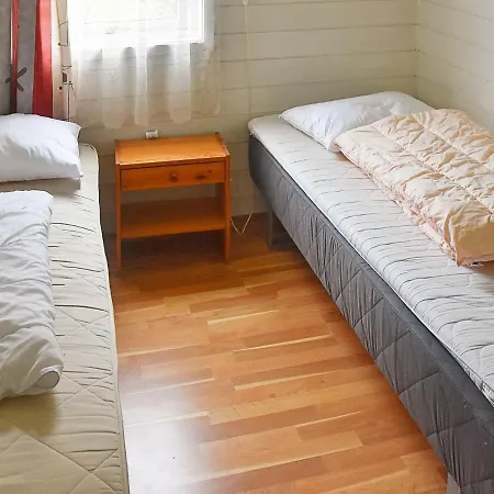 Three-bedroom Holiday In 4 דירה