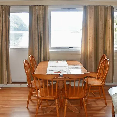 Three-bedroom Holiday In 4 *